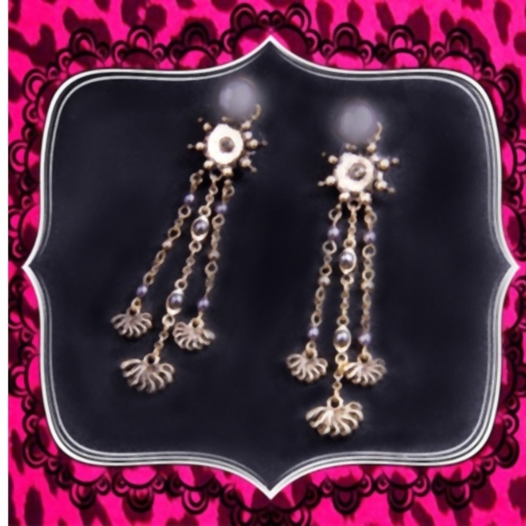 Long Dangling pendant Earrings w/Faux pearls 3" Long Earrings - Betsey Johnson - Picture 2 of 7